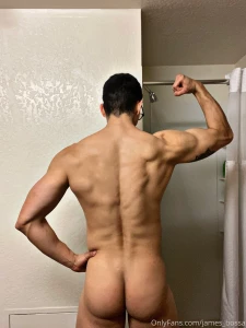 Flexing and feeling my oats after the gym