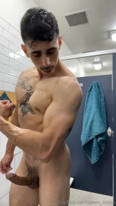 A little post gym shower and flexing