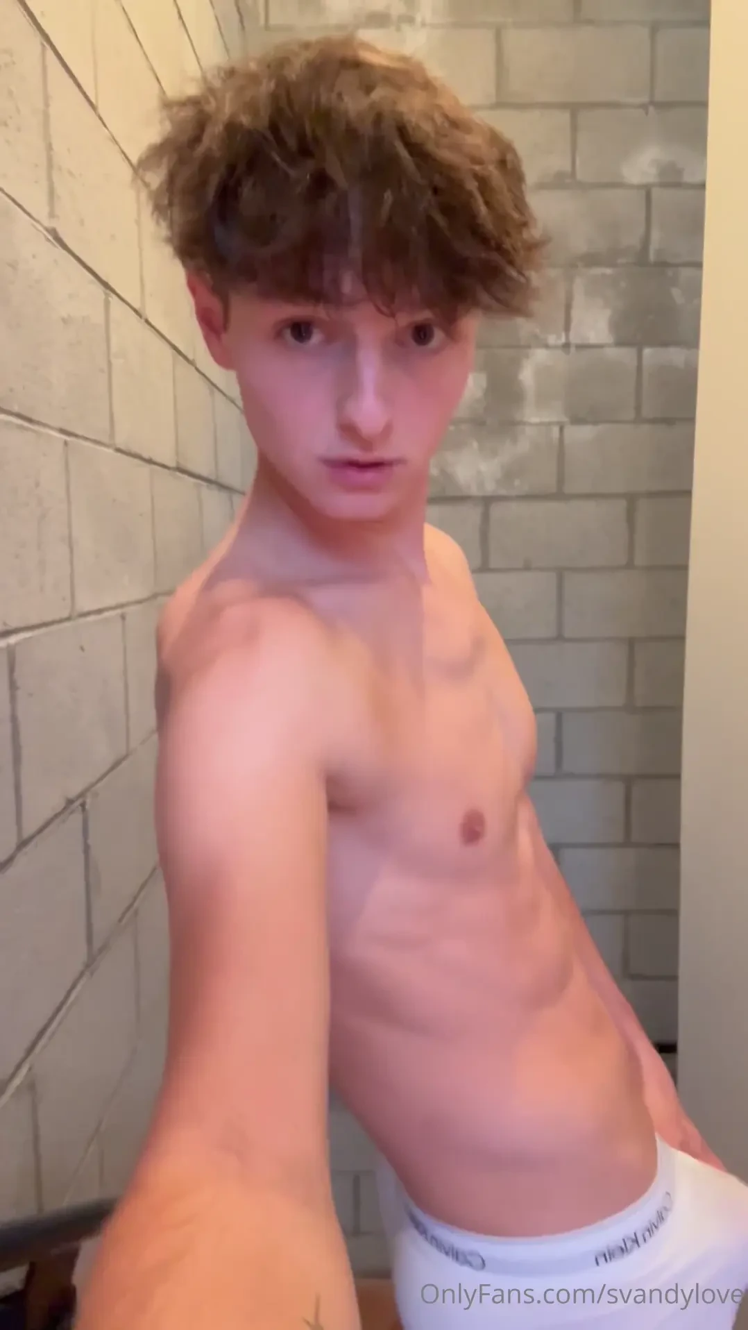 My big cock is again bulging in my white calvin so i have to release 