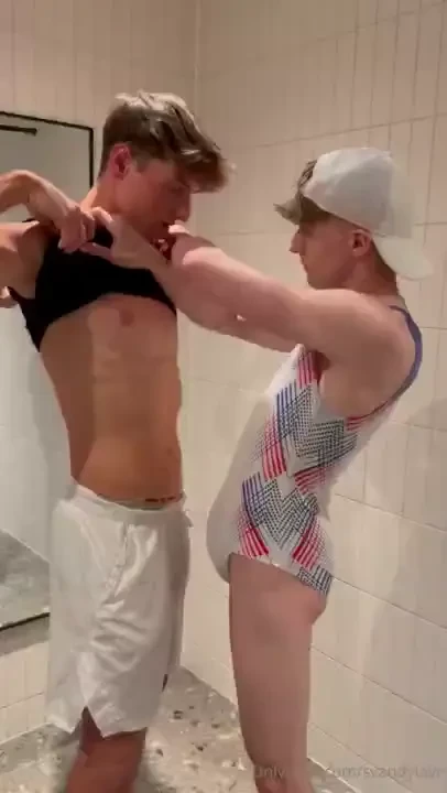 Got teased by my gym bro aiden_twink while during the workout so i 