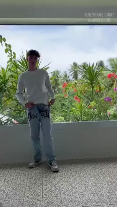 Quick changing for the beach i rlly have to work on my boners all the 