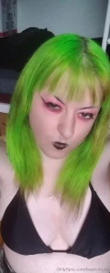 You know all the nasty photos are on my other account link in bio