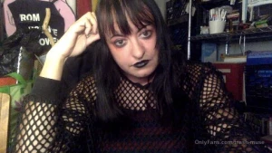 I look so cute doing my live streams link in bio
