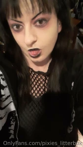 Happy valentines day feeling lonely you can tip me to message me part 1