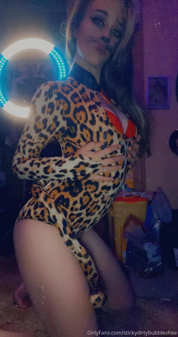 Found leopard bubbles in her natural habitat she must be in heat part 4 