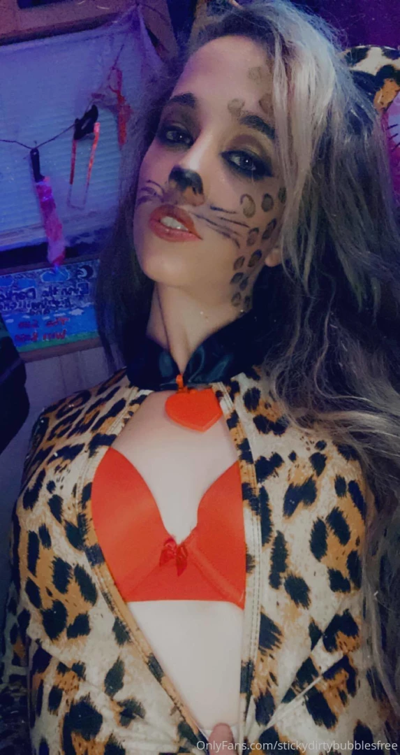 Found leopard bubbles in her natural habitat she must be in heat part 7 