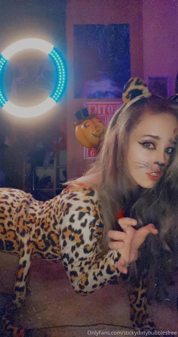 Found leopard bubbles in her natural habitat she must be in heat part 9 