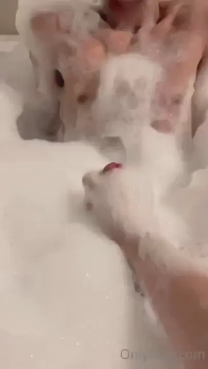 Las primeras 2 partes de nuestro sextape en el jacuzzi te gustar a ver part 1 