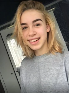 Free subscription this babe ultramarinbaby of 19 years loves sexting part 108