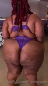 I went to a bbw lingerie yoga stretch class and this is what i wore