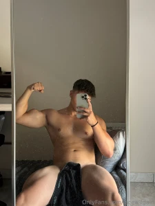 Who s ready to be smashed by these huge legs