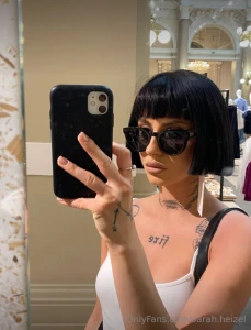 Yes yes this is the mirror i m gonna be taking pictures in until i m part 1