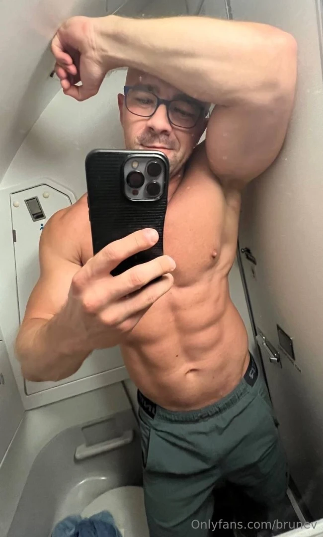 The hottest amateur interracial couple on onlyfans polaco_carioca now part 291 