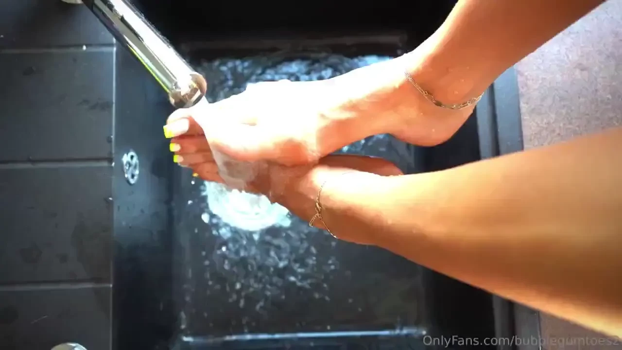 After so many sessions i had to wash the cum off my feet 