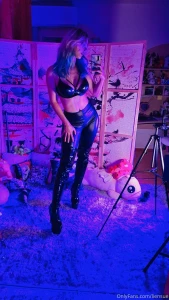 Ready to be stepped on swipe for my face ehehe