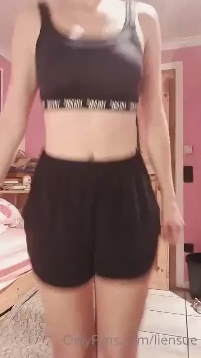 Whoop just testing if my new sports bra keeps my tits in place it does 