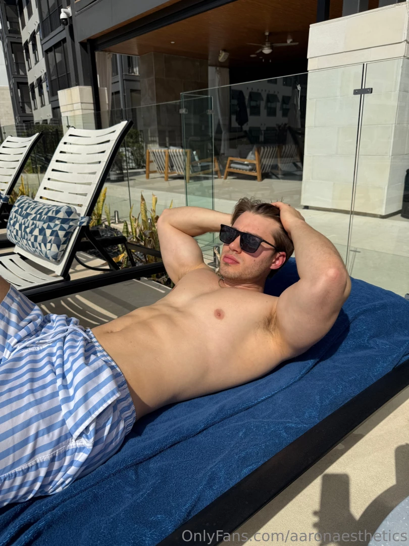 Pool days are too fun 