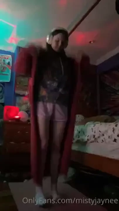 A look into the life of a human with a terrible back so i stretch at 