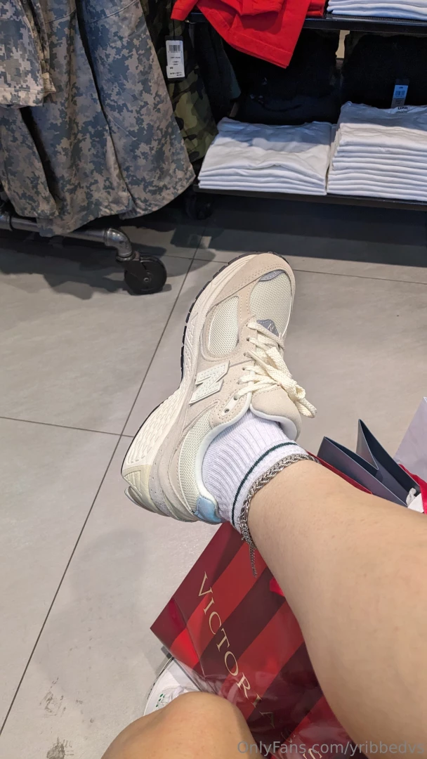 A fan took sent me on a shopping spree today here are some pics of the part 4 