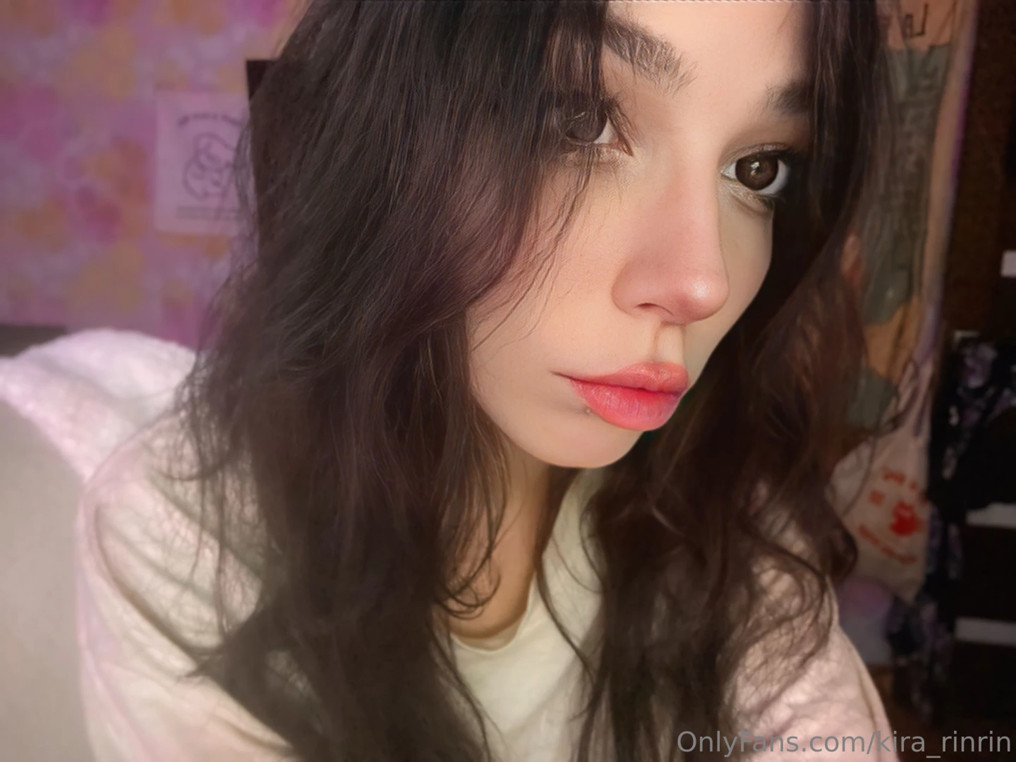 Are hazel-eyed girls your type 