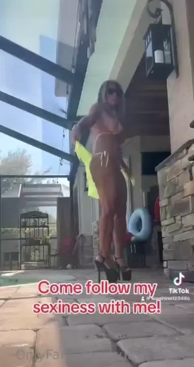 It s friday time to put me in a stranglehold baby tgif milf mature 