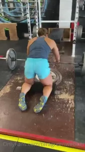 Barbell rollouts to keep the abs on point