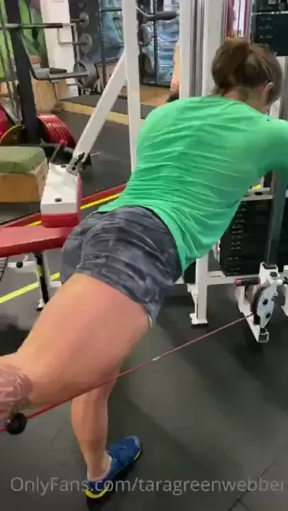 Extra workout day and it s focused on glutes here are some cable 