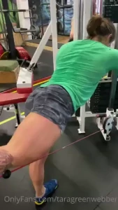 Extra workout day and it s focused on glutes here are some cable