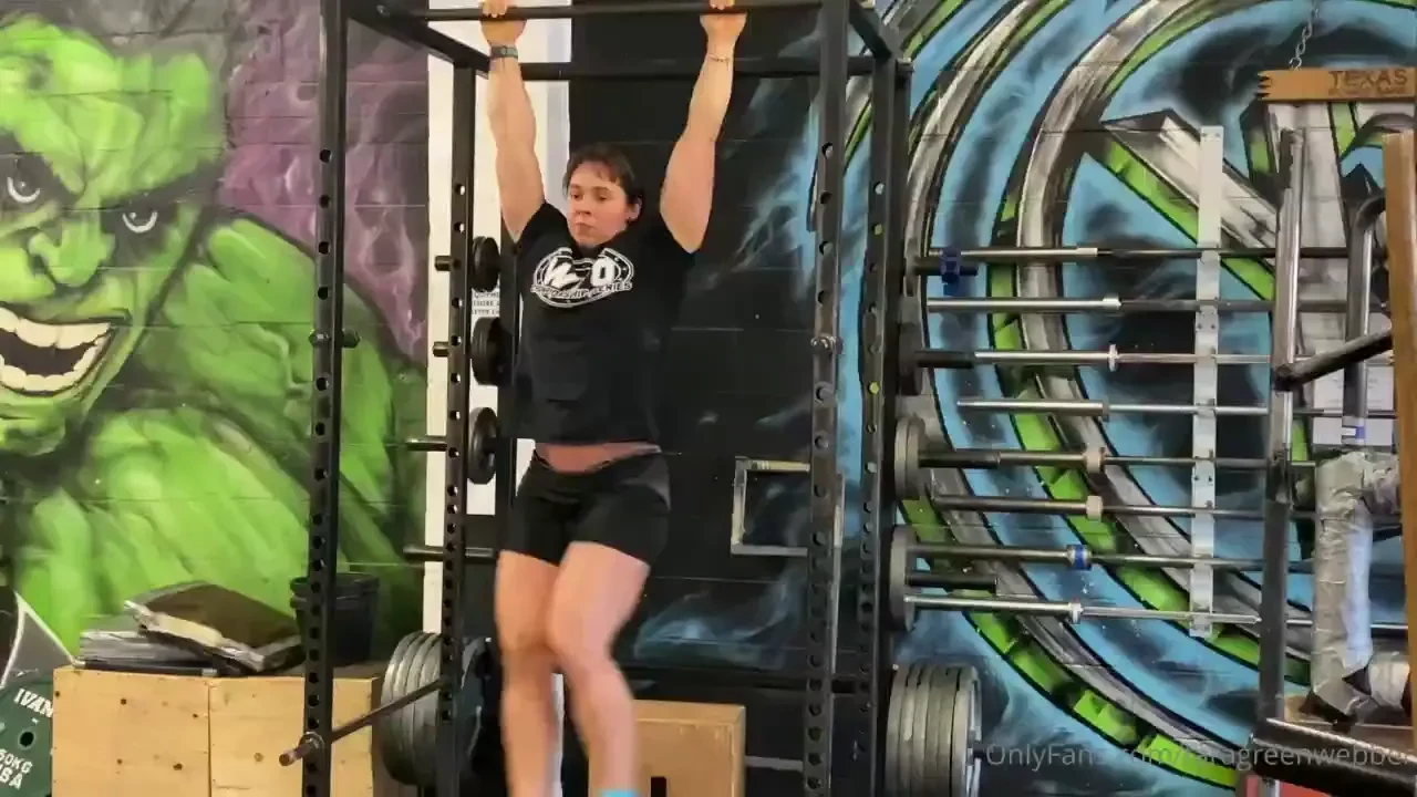 Alternating hanging wipers one of my most effective core exercises 