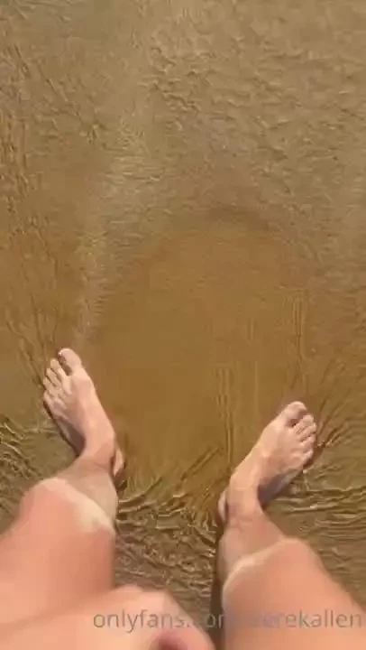 For you feet lovers hope you like these mini clips from the beach 