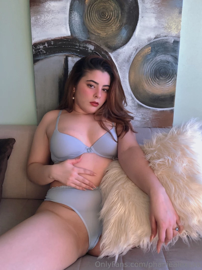 El sof est s per cute si me acompa as y nos besamos rico amorrr es que 