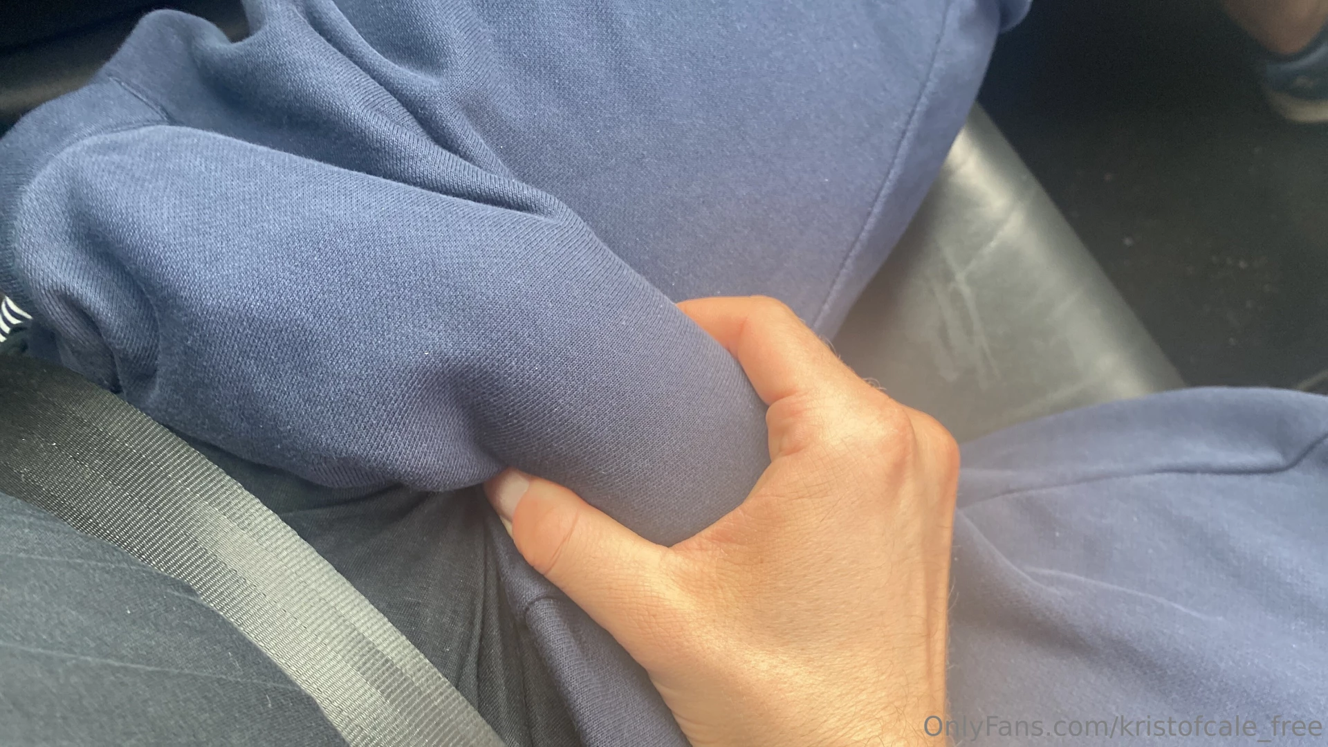 I m a horny beast who gets horny anywhere 