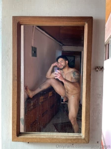 I love to take pictures in the mirrors part 1