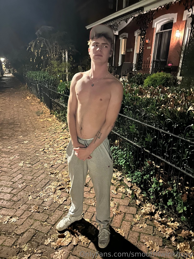 Going live with a sexy mystery man at 9pm est 