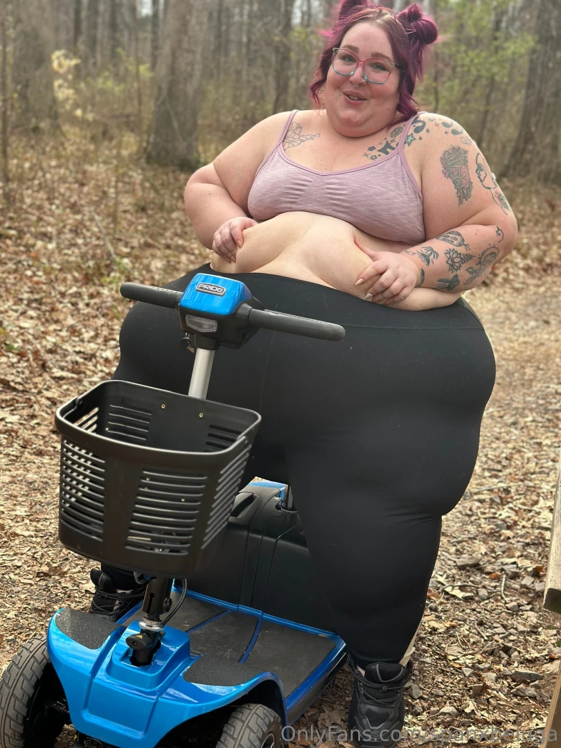 Next weekend a new sex video is coming out but in the meantime enjoy part 6 