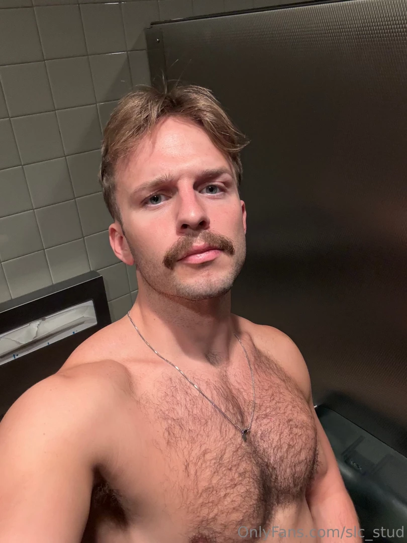 Been getting slammed at work all night but wanted to take my shirt off 