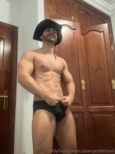 Enjoy the new streaptease video in my vip onlyfans account onlyfans