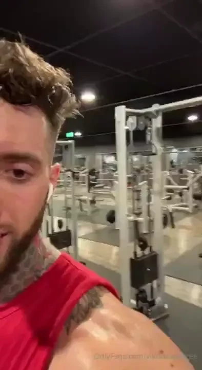 I m alone at the gym today who would like to come with me 