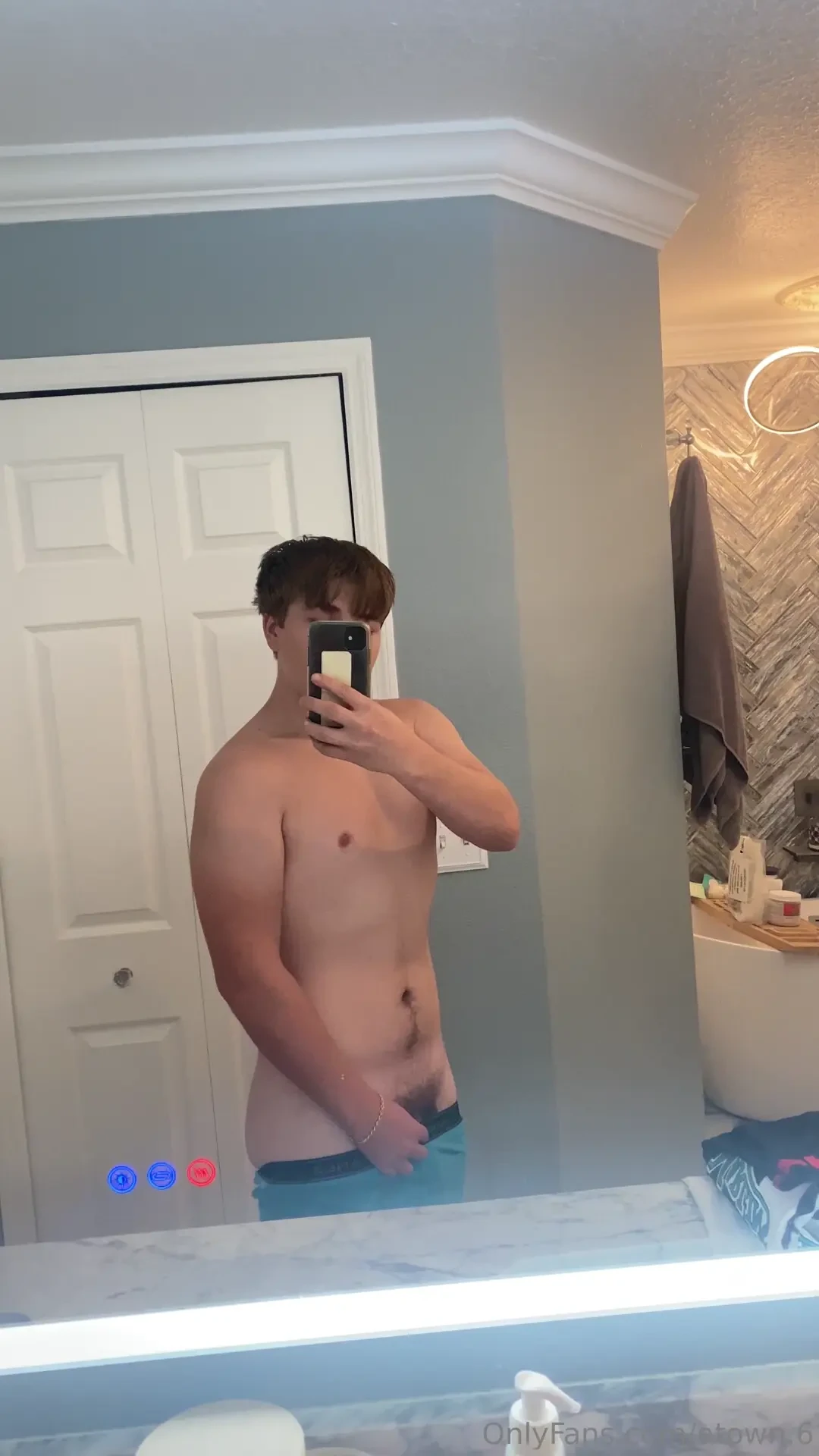 Check ur messages for a new video fo me jo in my friends bathroom 