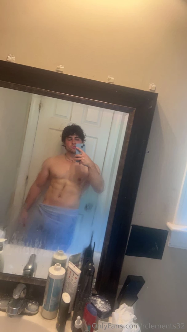 Love a good warm shower after my steamy workout 