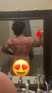 Anyone wanna see the uncensored i m butt naked i promise