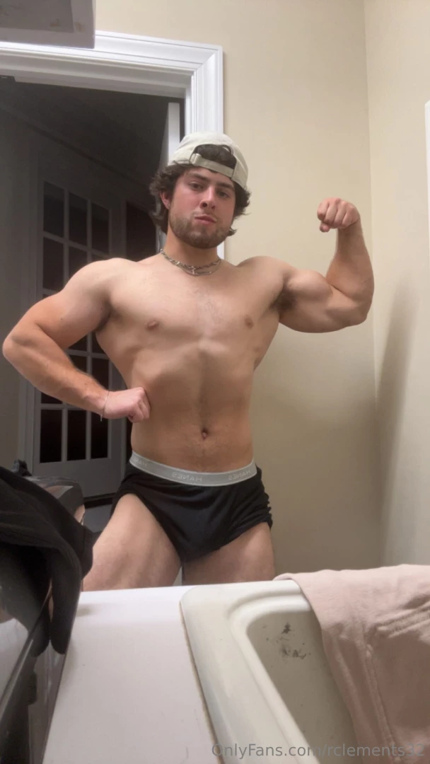 These pics i m about to send out are so fucking good and sexy i 