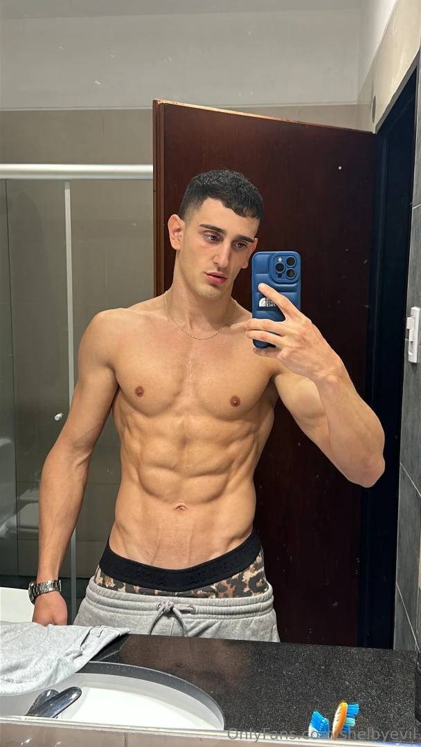 You don t need anyone else tonight just me and the way i wreck you 