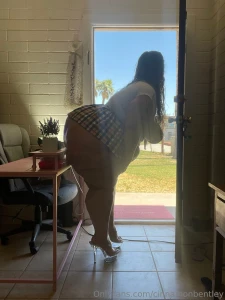 I m live and i m looking for my tipping daddies to slut me out tip