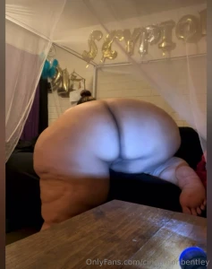 Look at the way this beautiful bbw flower pussy opens up when i throw