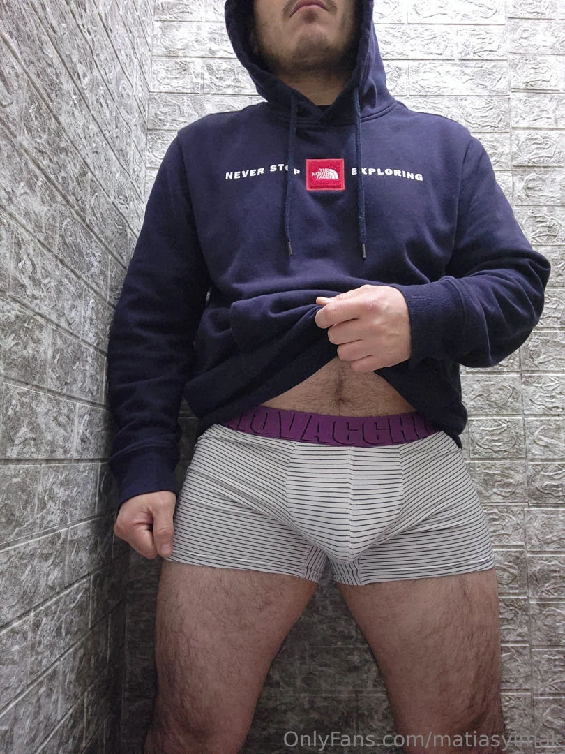 Ando caliente pase al un ba o de una amiga solo para tocarme quiero part 3 