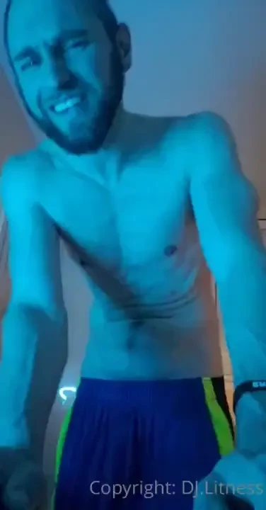 I did uber driving tonight and had these cute 23ish year old twins in part 1 