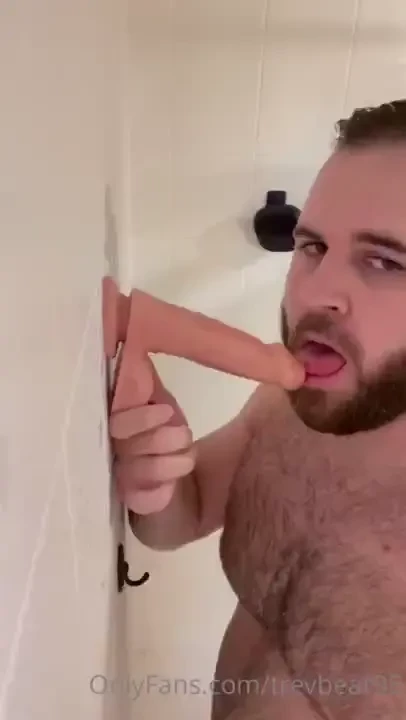 I love sucking cock please imagine this one is yours 