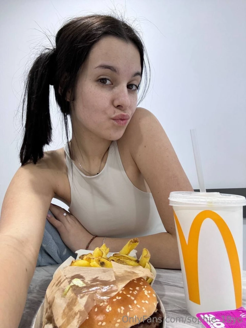 I sin a little and eat fast food do you like to eat that sometimes 