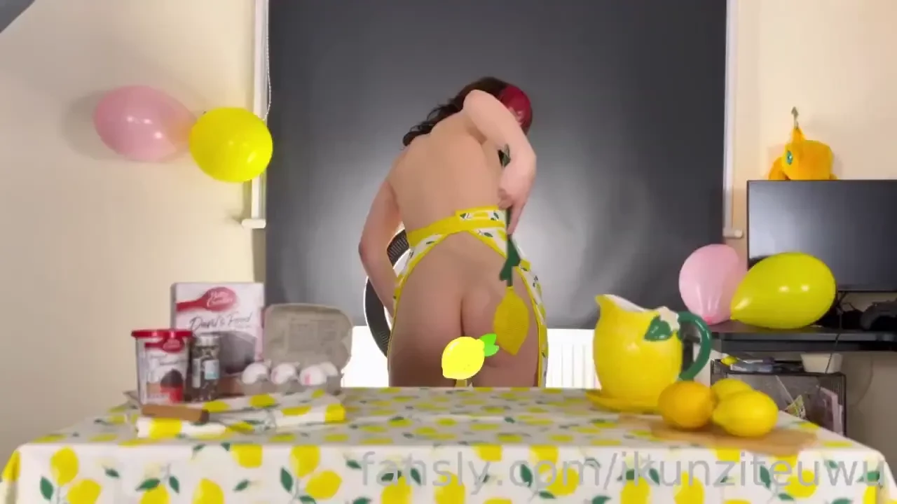 1000 sub special 13 minute long video baking a cake for all my lovely 